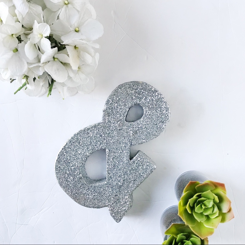 3/$20 Silver No-Shed‎ Glitter Ampersand Sign